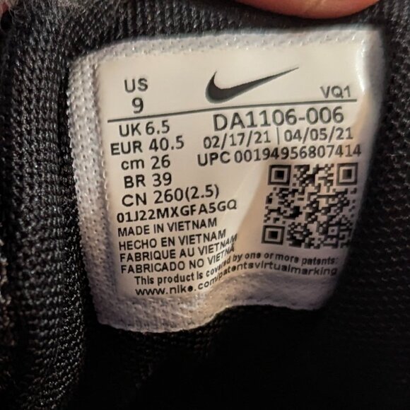 NWOB Nike Quest 4 *Size 9 (run a little large) Black/White Running Shoes - Picture 11 of 16